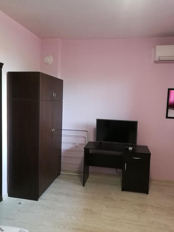 Guest House Karaulanov Elhovo  エクステリア 写真