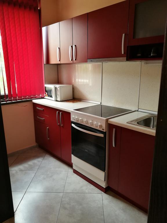 Guest House Karaulanov Elhovo  エクステリア 写真